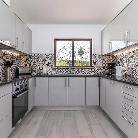 Casa Santa Barbara * Καρβοέιρο